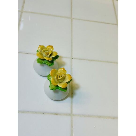 Vintage‎ Aynsley Fine Bone China Floral Salt And Pepper Shaker Japan HandPainted - Picture 2 of 5